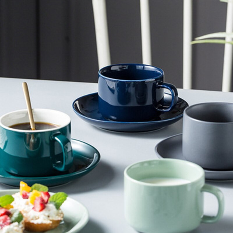 230 ml-es Nordic Style Tea csésze Háztartási virágos teáscsésze Brit délutáni tea csésze és csészealj készlet Egyszerű kávéscsésze tejes csészével