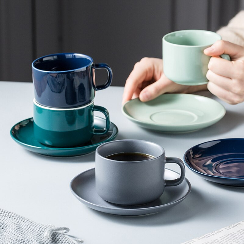 230 ml-es Nordic Style Tea csésze Háztartási virágos teáscsésze Brit délutáni tea csésze és csészealj készlet Egyszerű kávéscsésze tejes csészével