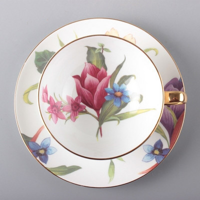 Kávéscsésze készlet Bone China kerámia teáscsészék desszert csészealj tányérokkal Délutáni kungfu fekete virágtea Puerh ivóbögrék ajándék
