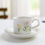 Friss tulipános porcelán kávéscsészék készlet csészealjjal 6 uncia aranyos virág eszpresszó csészék Latte csésze Vintage délutáni teáscsésze készlet