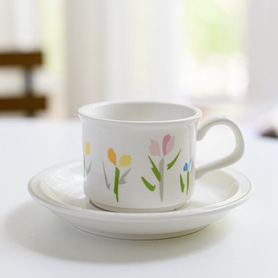 Порцеланови чаши за кафе Fresh Tulip с чинийка 6 унции Сладки цветя Чаши за еспресо Чаша за лате Реколта Комплект следобедни чаши за чай