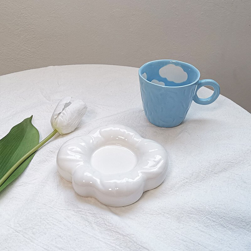 Kūrybingas rankomis dažytas mėlynas dangus baltas debesies puodelis ir lėkštė Keraminis rankų darbo kavos puodelis su indu Mielas arbatos puodelio rinkinys namų dekoro dovana