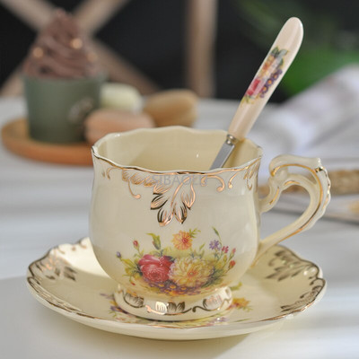 Гореща разпродажба Творческа керамична чаша за кафе и чинийка Ръчно рисувана порцеланова роза Чаша и лъжица за чай Класически подарък за напитка