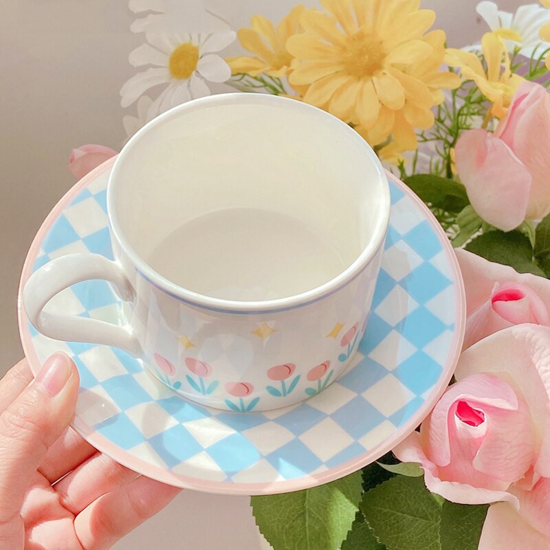 Ins sakktábla csésze és csészealj Koreai aranyos tulipán csészék Kerámia kávés tea csésze készlet Cappuccino Latte eszpresszó bögre Tökéletes ajándékok