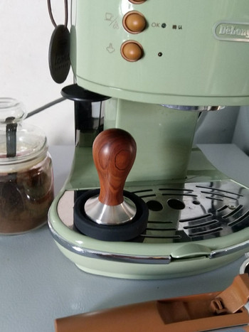 Висококачествен инструмент за преса за кафе Масивна дървена дръжка на базата на неръждаема стомана Комплект за набиване на кафе Материал НЕРЪЖДАЕМА СТОМАНА + ДЪРВО