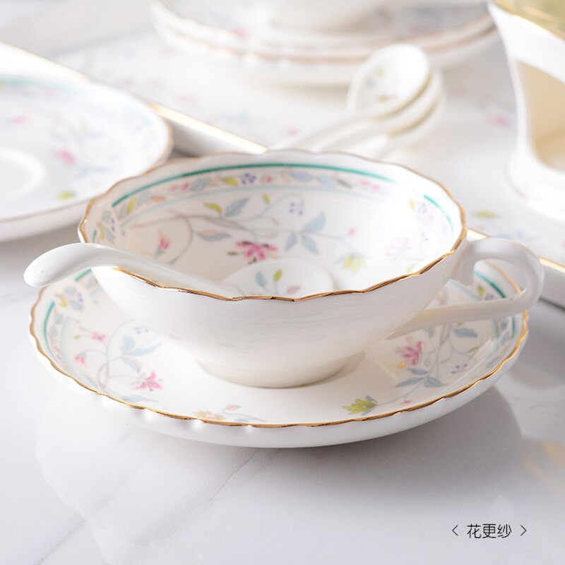 Európai stílusú 150 ml-es virágdizájn kávéscsésze és csészealj készlet Phnom Penh kerámia kávéscsészék délutáni teához Bone China