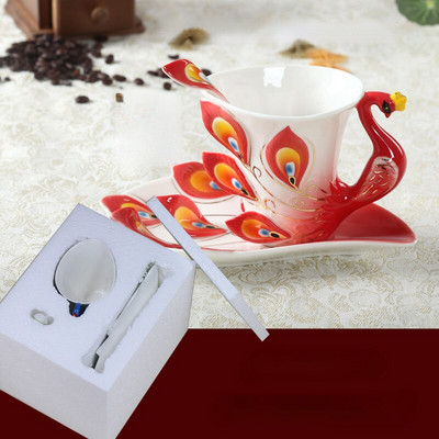 3D kūrybingas keramikinis povo kavos puodelis Aukštos klasės kaulinis kininis emaliuotas povas puodelis Elegantiškas Šiaurės šalių juodosios arbatos puodelių rinkinys dekoravimo dovanoms