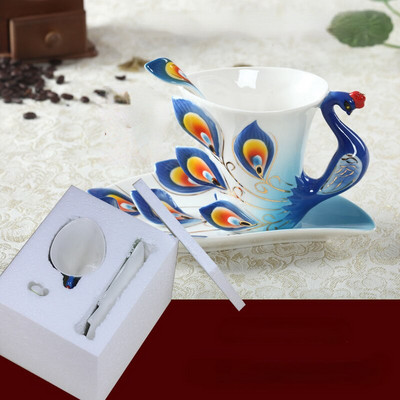 3D kūrybingas keramikinis povo kavos puodelis Aukštos klasės kaulinis kininis emaliuotas povas puodelis Elegantiškas Šiaurės šalių juodosios arbatos puodelių rinkinys dekoravimo dovanoms