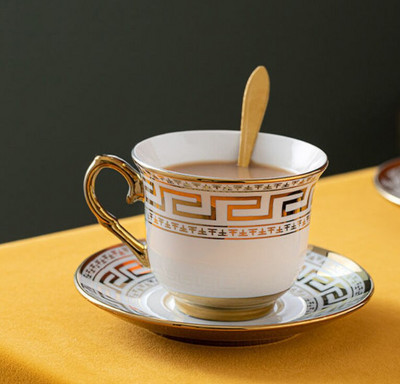 Nou creativ, simplu, stil european, set de ceai pentru ceai de birou din ceramica aurie, cadou pentru cuplu de ziua de nastere, vase cu lingura cu suport 2022