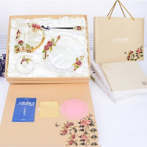 Stiklinis kavos puodelis Rožė ir Kalnų krištolas dekoruotas emaliu Kavos puodelis Puodelis Gėlių Arbata Pieno puodeliai Lydinio rankenos puodeliai su lėkšte dangteliu