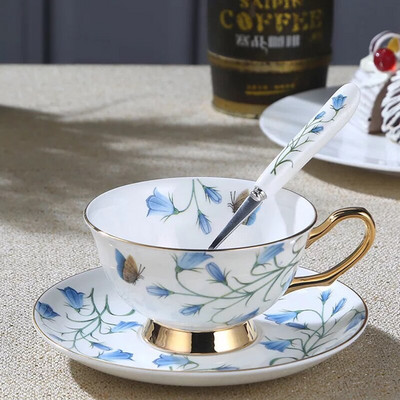 180 ml-es európai retro királyi stílusú kávés csészekészlet csészealj kanállal Csúcskategóriás porcelán kávéscsésze szett otthoni vállalkozáshoz