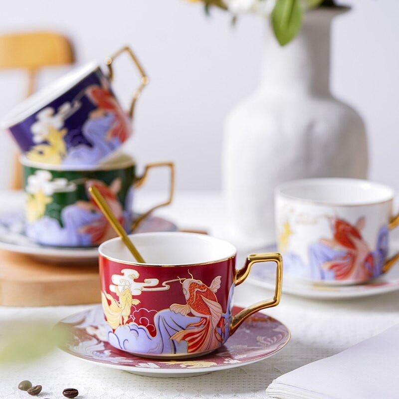 Porcelán kávéskészlet Kerámia teáscsészék és csészealjak kanalas étkészlettel Születésnapi ajándék esküvői ajándék 250 ml arany, kézi ingyenes szállítás