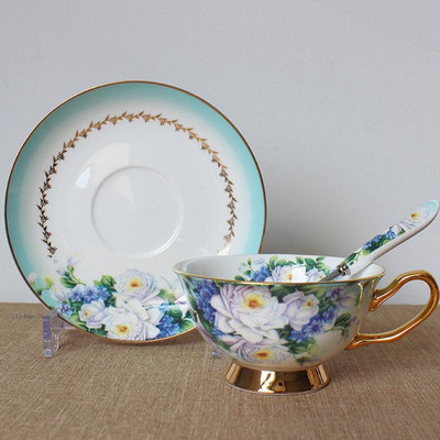 180 ml-es európai retro királyi stílusú kerámia csésze kávéhoz, csészealj kanál Csúcskategóriás porcelán étkészlet otthoni vállalkozáshoz