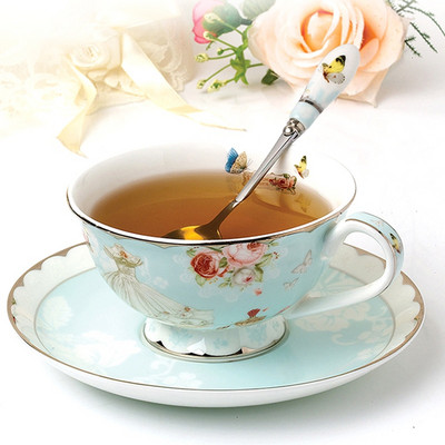 Elegantne teetassikomplekt Bone China teetassi ja alustassi komplekt Lillekujundusega kohvitassi komplekt teetassi magustoidutaldrik portselanist jooginõud kingitus
