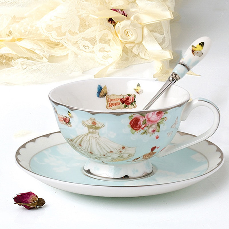 Elegáns teáscsésze készlet Bone China teáscsésze és csészealj szett virágmintás kávés csésze készlet teáscsésze desszert tányér porcelán ivóeszköz ajándék