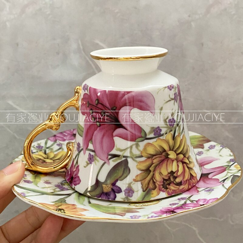 Kreatív gyönyörű bögrék Kávéscsésze Espresso Szolgáltatások Bone China Újrafelhasználható teáscsésze készlet Luxus délutáni tea Kávé ivóeszközök