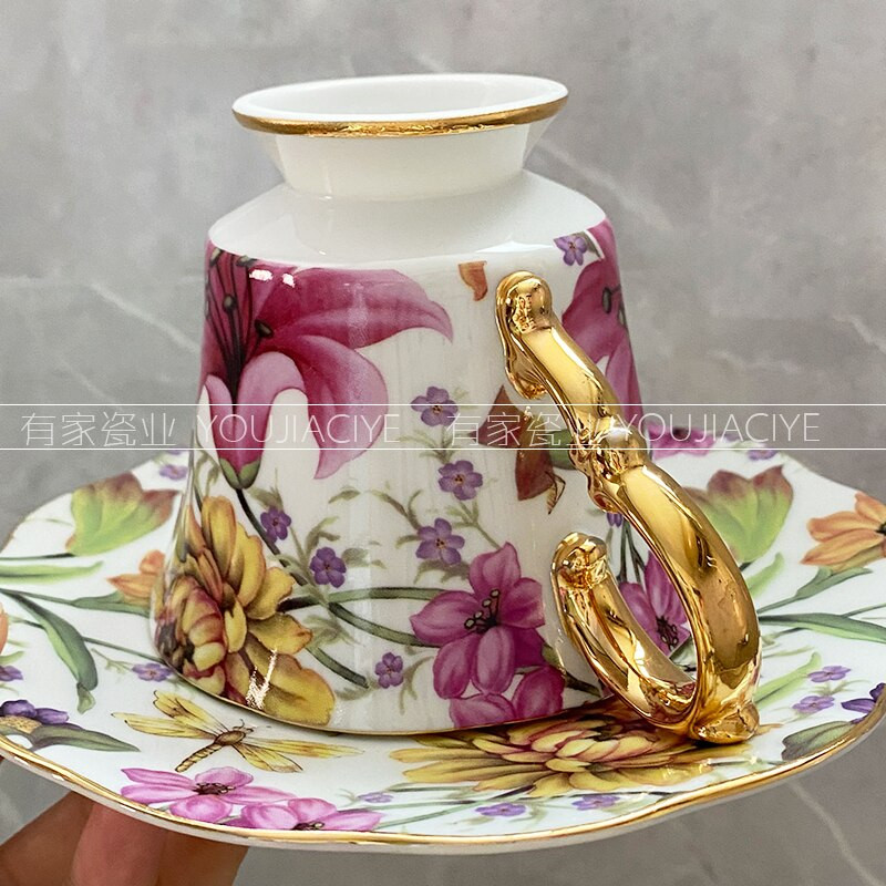 Kreatív gyönyörű bögrék Kávéscsésze Espresso Szolgáltatások Bone China Újrafelhasználható teáscsésze készlet Luxus délutáni tea Kávé ivóeszközök