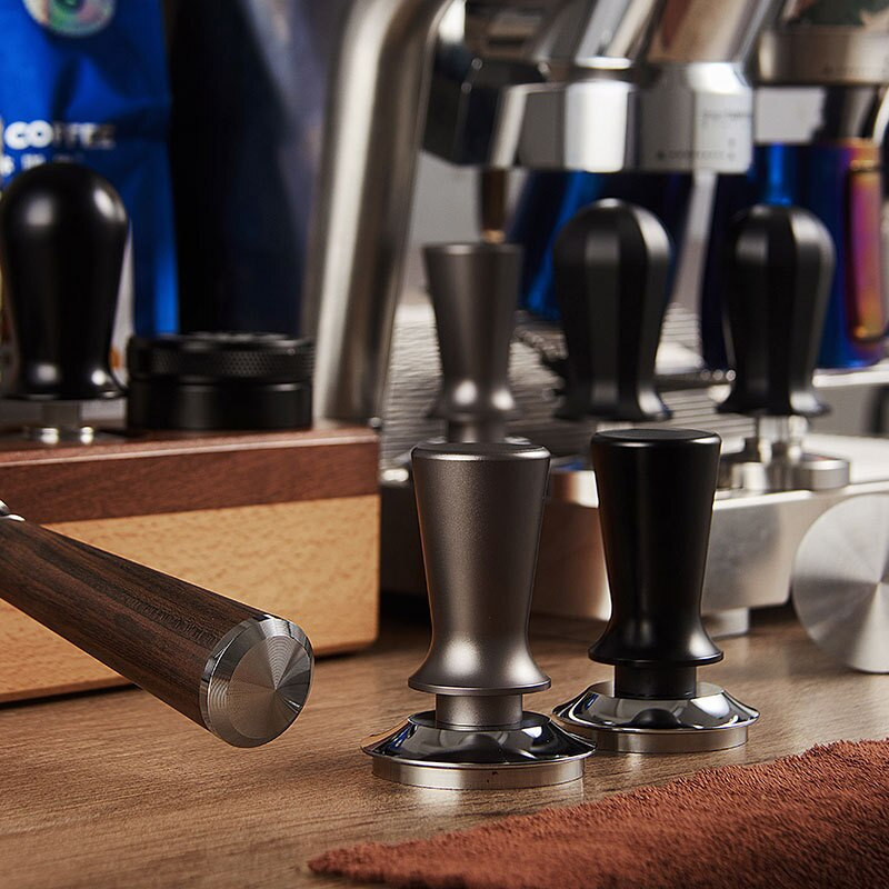 51/53/58 mm kalibrált nyomásszabotázs kávéhoz és eszpresszóhoz - 304 rozsdamentes acél rugós talpú vízszintes szerszám Barista számára
