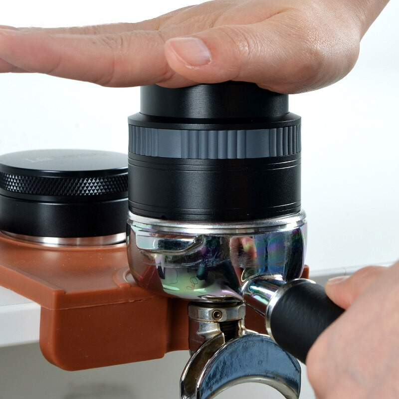 Kávéelosztó Espresso Tamper Rozsdamentes Acél Nyomás Lapos Kávé Tamper Precíziós Döngölő Kávéelosztó 58mm