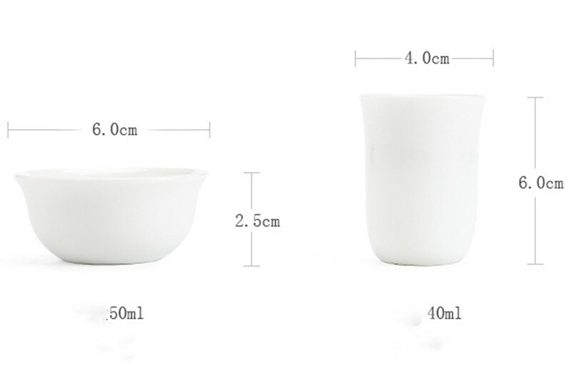 Vintage teáscsésze csészealjjal, fehér porcelán kávéscsészével, kerámia csészével és csészealjjal