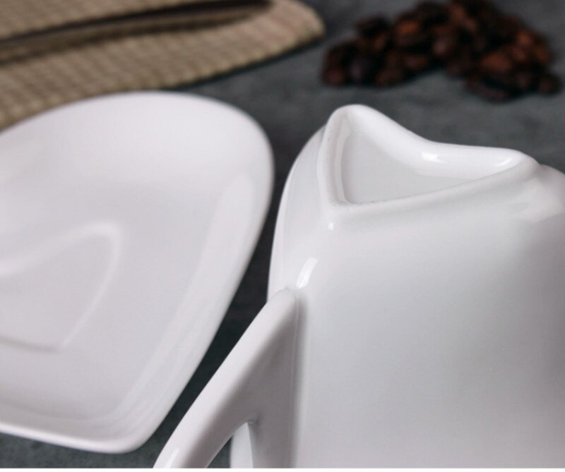 Keraminis kavos puodelis su lėkštutės rinkiniu Širdies formos popietės arbatos espreso kavos puodelis lėkštė dygminų arbatos puodelis