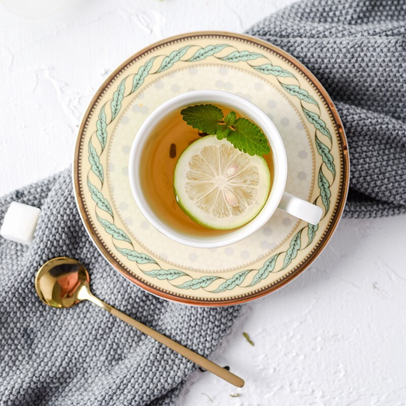 Többször használható kerámia luxus kávéscsésze szett Elegáns aranyos Cappuccino Mate csésze angol teáskészlet Canecas porcelán kávéscsésze AA50BD