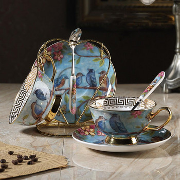 Висококачествен комплект керамични чаши за кафе в европейски стил с лъжичка чинийка Комплект порцеланови чаши за кафе от висок клас