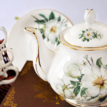 Керамични чаши и чинийки Класически модел Елегантни магнитни комплект чаши Британски костен Китай Чаши за следобеден чай Комплекти чаши за кафе