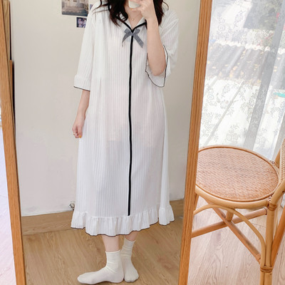 Модерна дамска нощница с къс ръкав  -подходяща за кърмачки