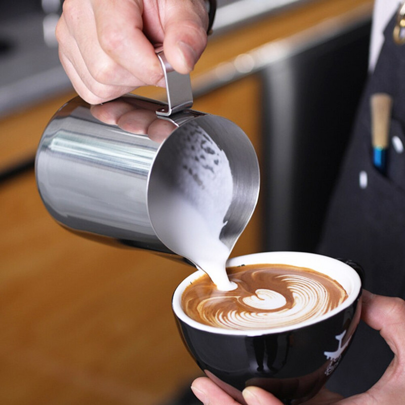 Rozsdamentes acél tejeskancsó mérleg habosító edénnyel Kávéscsésze edények Cappuccino kancsó tejhabosító Espresso Latte Art habosító edény