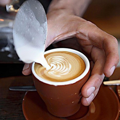 Cupă cu ghirlande din oțel inoxidabil de 600 ml cu spuma de lapte pentru cafea și aparat de latte