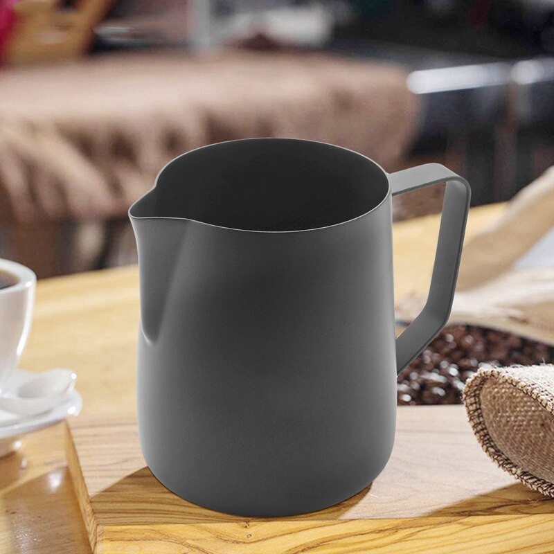 Pieno putojimo ąsotis, nerūdijančio plieno pieno kavos putų ąsotis 900 ml (32 Oz) Kapučino espreso kavos ruošimui (juodas)