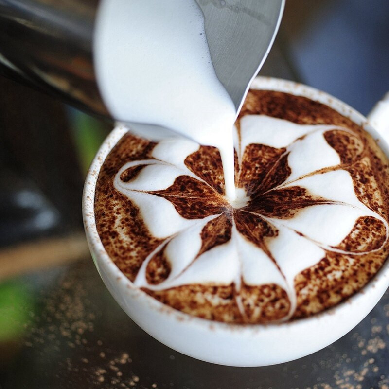 Rozsdamentes acél 550 ml-es tejhabosító kancsó Eszpresszó kávés tejes bögrék Garland Cup Latte Art kávés eszköz