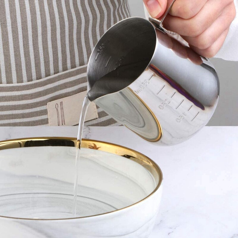 Tejhabosító kancsó rozsdamentes acél tejes kávékancsók Tejkancsó csésze mérleg csésze díszítőtollal