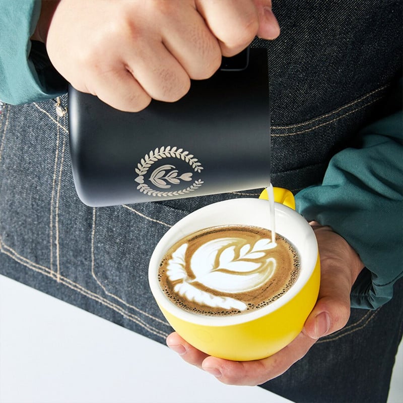 350 ml-es rozsdamentes acél kávés tejkancsó cappuccino eszpresszó vízmérleggel habosító konyhai Otthoni Latte Art habosító kancsó kellékek