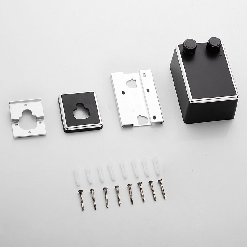 4,2 M falra szerelhető, helytakarékos erkély Könnyen szerelhető csavarokkal Praktikus, nagy teherbírású, visszahúzható ruhakötél beltéri fürdőszobához