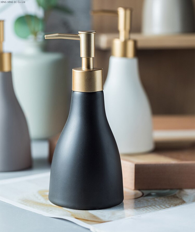 Paprastas matinis keraminis vonios muilo dozatorius Kūgio formos rankų muilo butelis Hotel Club dušo želė buteliuose vonios kambario priedai