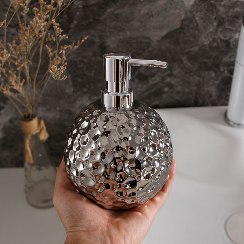 Ezüst hordozható folyékony szappanadagolók Kreatív retro kerámia fürdőszobai kiegészítők tusfürdő samponos flakonok