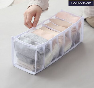 Apatiniai apatiniai Liemenėlė Organizatorius Dėžutė Stalčius Spinta Organizatoriai Skirstomieji Dėžės apatiniams Šalikai Kojinės Liemenėlės stalčius Plaunama