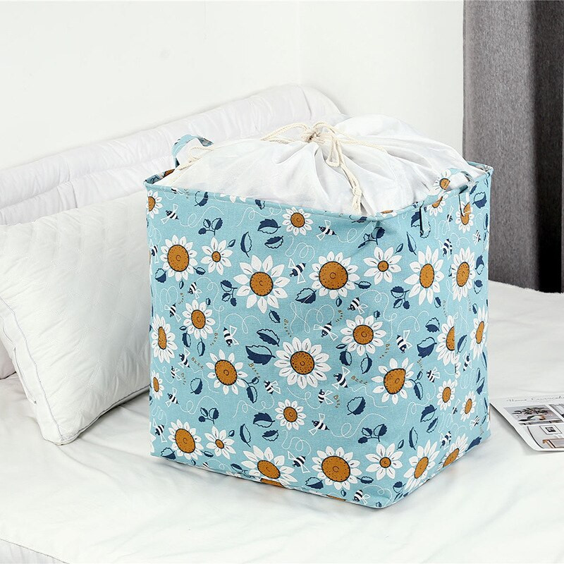 Šiuolaikiniai paprasti lininiai medvilniniai drabužiai, šiukšlės, žaislų laikymo dėžutė, purvini drabužiai, antklodė, atspari dulkėms.