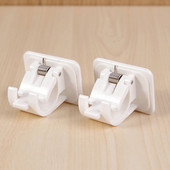 Lengvai montuojamas vonios kambario laikiklis Tvirtinamas užuolaidų gnybtų strypai Laikiklis Pakaba Skersiniai gnybtai Sieniniai kabliukai Vėjo nepraleidžiantys lipni bėgeliai