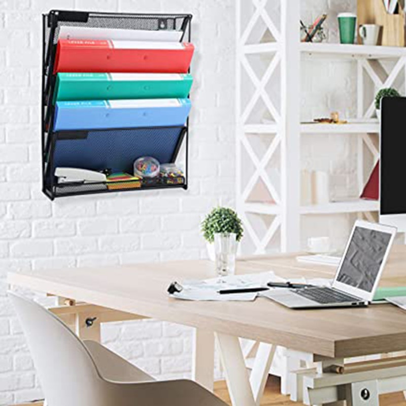 Penkių aukštų vertikalios metalinės geležies laikymo lentynos Krepšelis Pakabinamas laikymo stalas Žurnalas Laikraščių organizatorius Sienos dekoravimo laikiklis