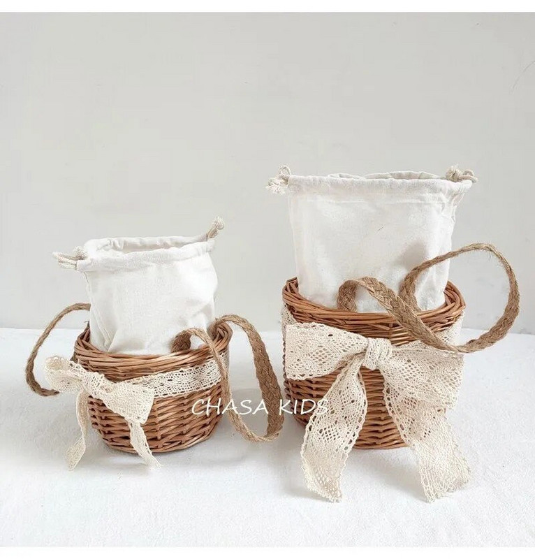 Virágos lány kosár fonott, fonott rattan virágkosár fogantyúkkal betétekkel Tárolókosár kempinghez, esküvőhöz, otthonhoz, kerti dekorációhoz