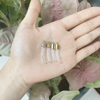 8X Mix Stílusú üvegfiola medál Mini Parfüm Olaj Palack Bűbáj Rizs Fiolák Ragasztós Kupak Nyaklánc Charms DIY Név a Rice Art ékszereken