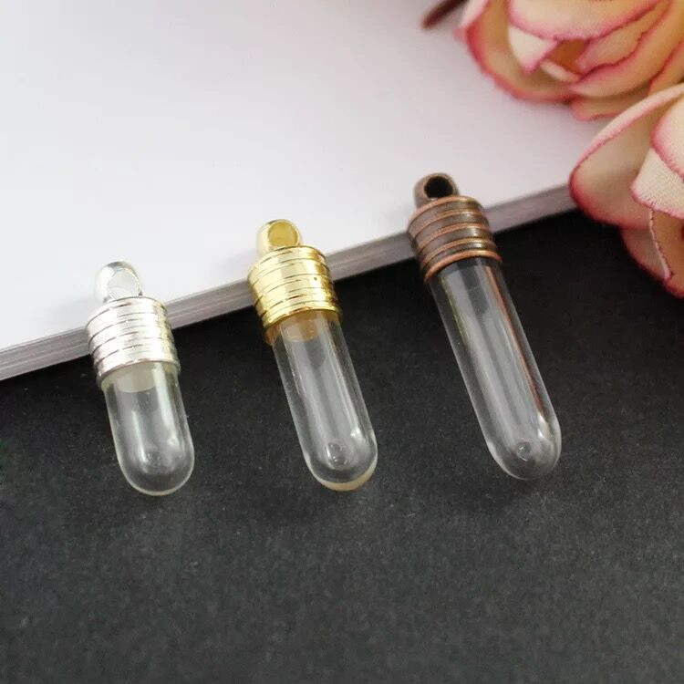 5X 15/20/25 mm-es tubus üveg fiola Medálos medál varázsa mini kívánságüveg palack Bojt kupak névvel a rizs art ékszerkészítő tégelyén