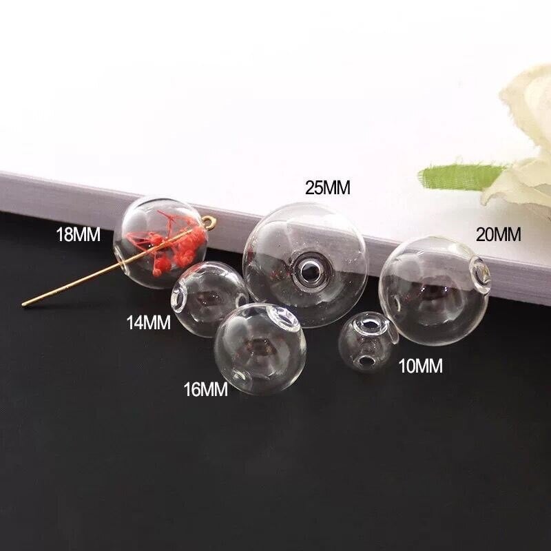 10db 6-30mm-es Mini Lightbulb Globe Üvegbuborékos kerek golyó dupla lyukkal Diy üreges üveggömbök fiola medálok ékszerleletek