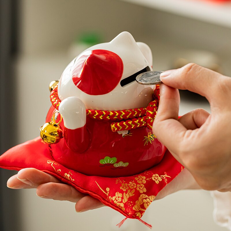 4,5 hüvelykes kerámia Maneki Neko Lucky Cat pénzes doboz Fortune színes macska malacpersely lakberendezési ajándék Feng Shui dísz