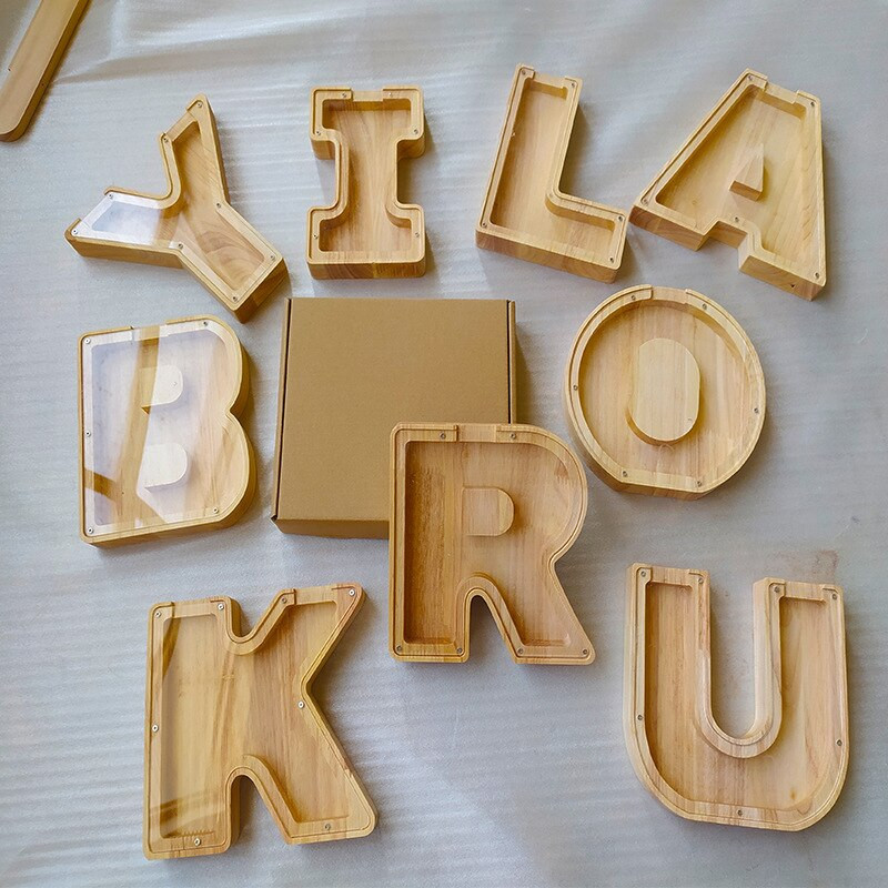 26 raidžių medinė kiaulytė su vardiniu lipduku suasmeninta permatoma stiklinė pinigų dėžutė vaikams dovanų namų puošmena