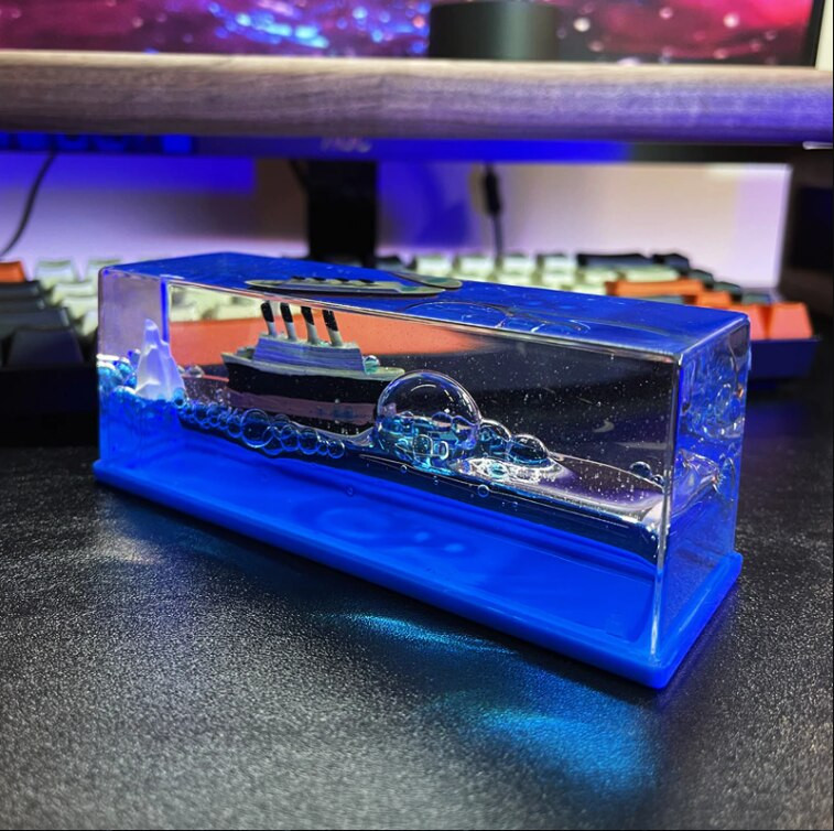 Titanic Table Cruise Ship Fluid Drift Palack Dekoráció Születésnapi Karácsonyi Ajándék Mini Dekompressziós Otthoni Nappali Dekorációs Hajó