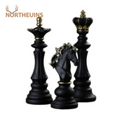 NORTHEUINS Figurină de șah internațională retro din rășină pentru interiorul regelui cavaler sculptură decor de birou decor pentru cameră de zi